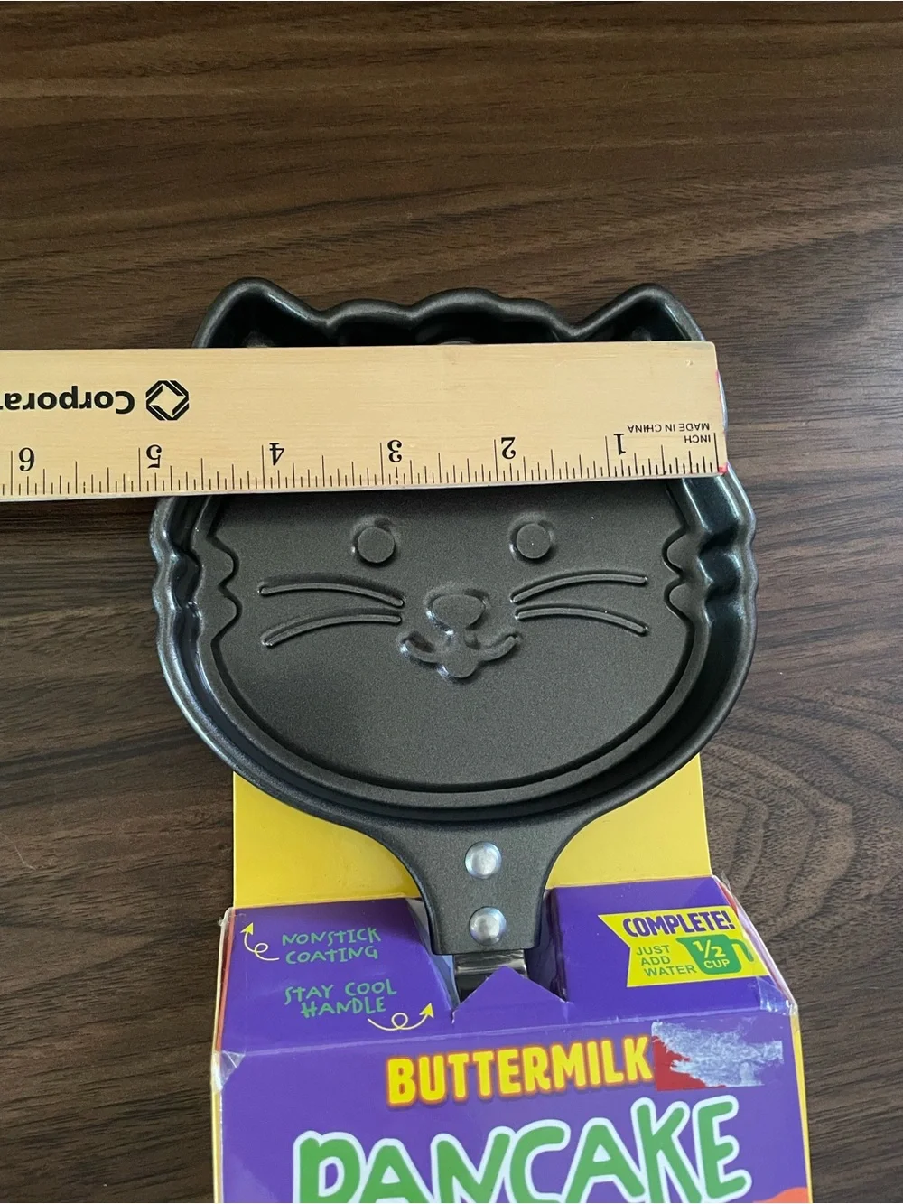 Wondertreats Cat Shaped Skillet with Buttermilk Pancake Mix Set.